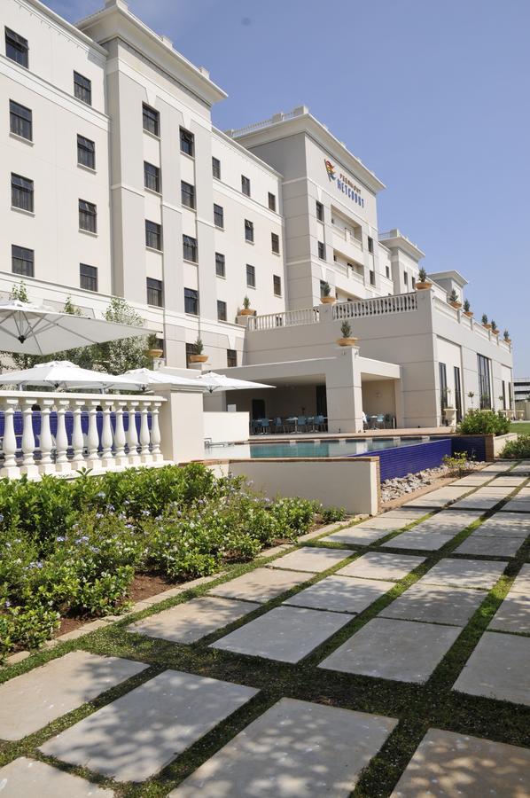 Metcourt At Emperors Palace Kempton Park Exterior photo
